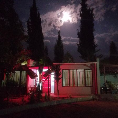 Ngorongoro Villa And Restaurant Карату Экстерьер фото