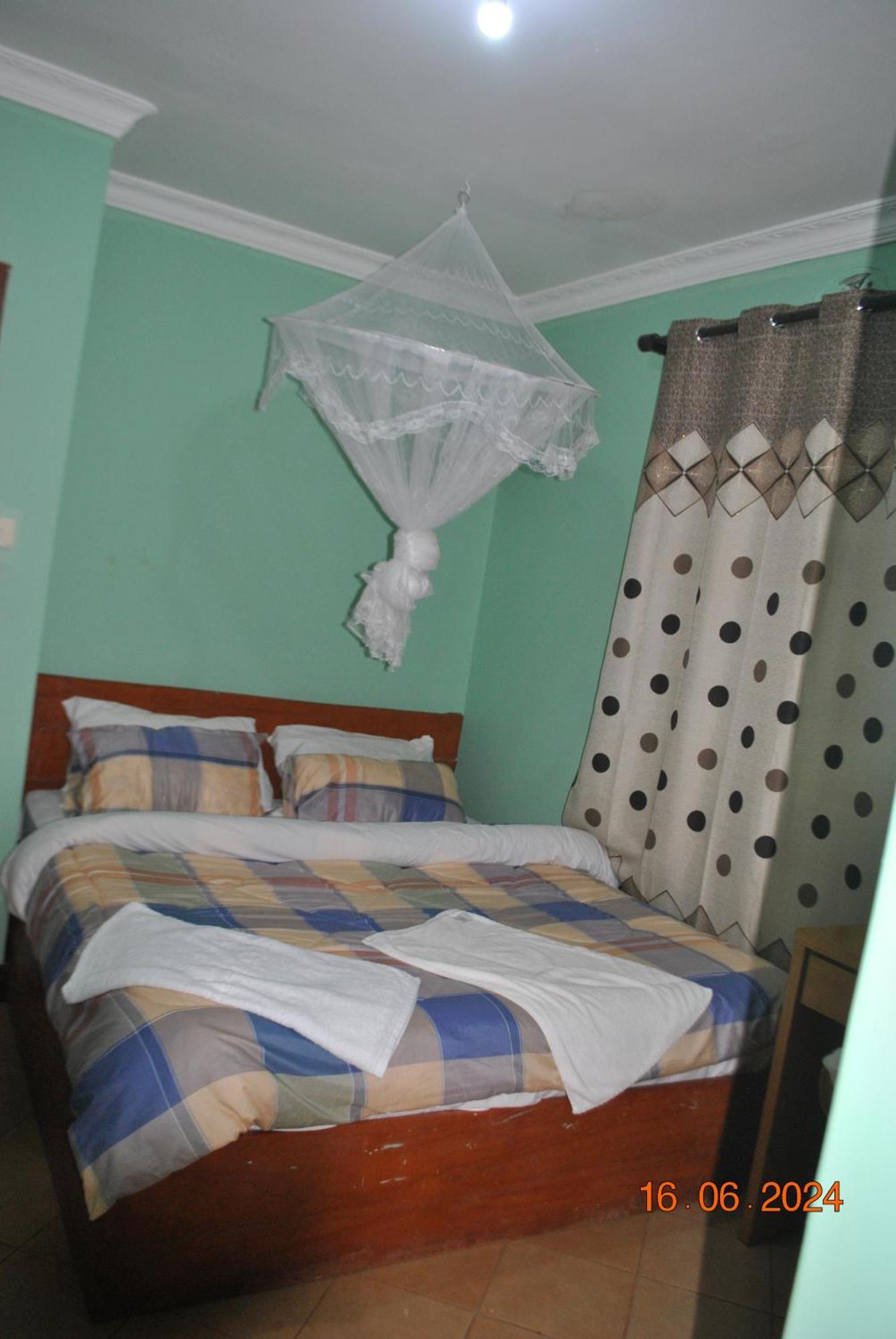 Ngorongoro Villa And Restaurant Карату Экстерьер фото