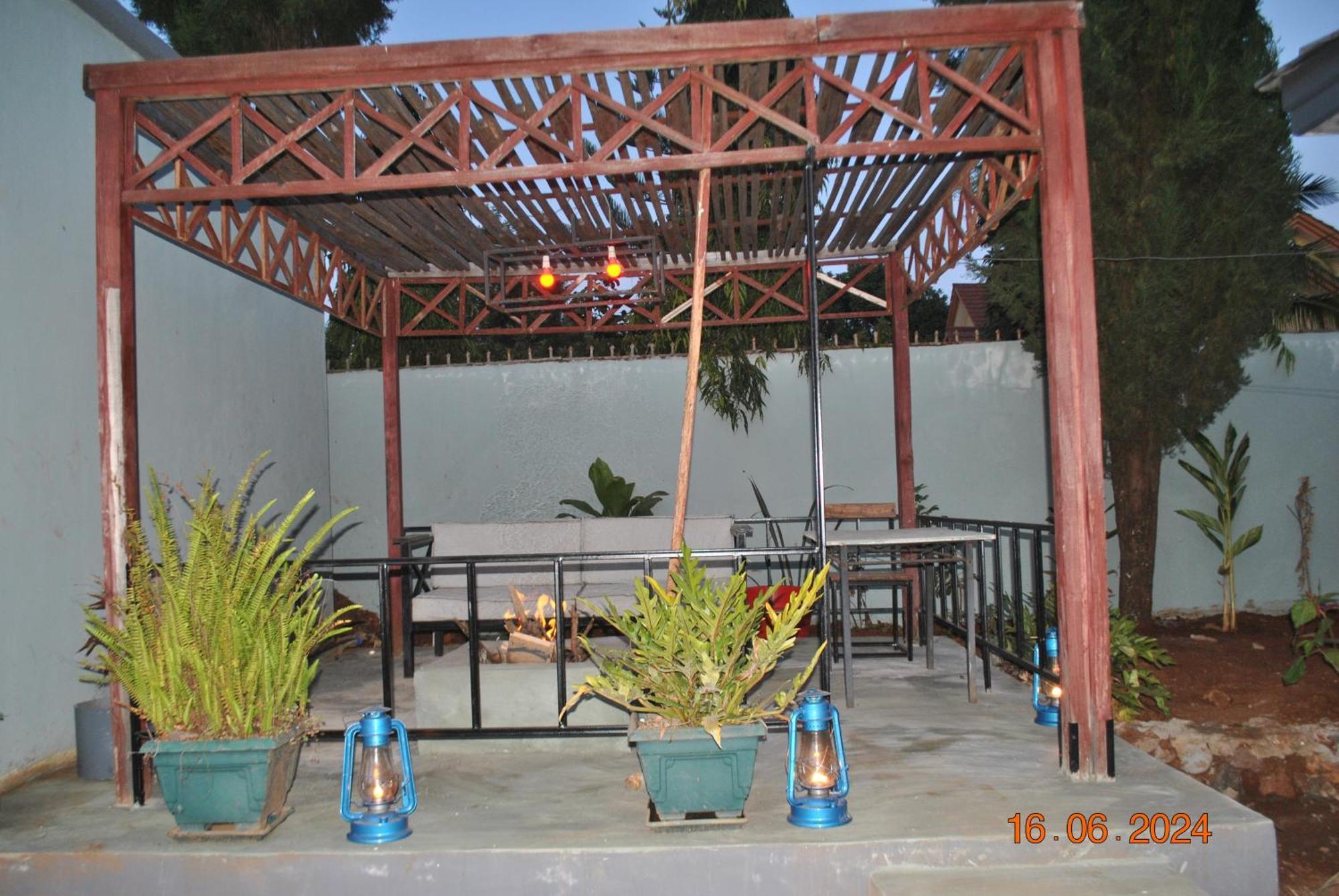 Ngorongoro Villa And Restaurant Карату Экстерьер фото